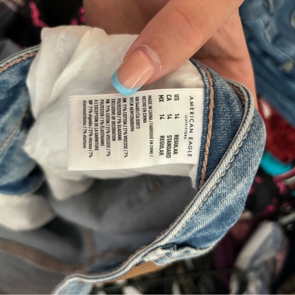 American eagle hi-rise flare(next level stretch) distressed jeans. Size 14 reg - Picture 3 of 4